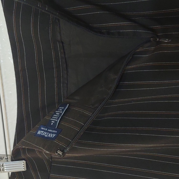 SLIGHTLY USED ANN TAYLOR SIZE 4 COLOR BROWN AND WHITE AND ORANGE - Picture 6 of 10